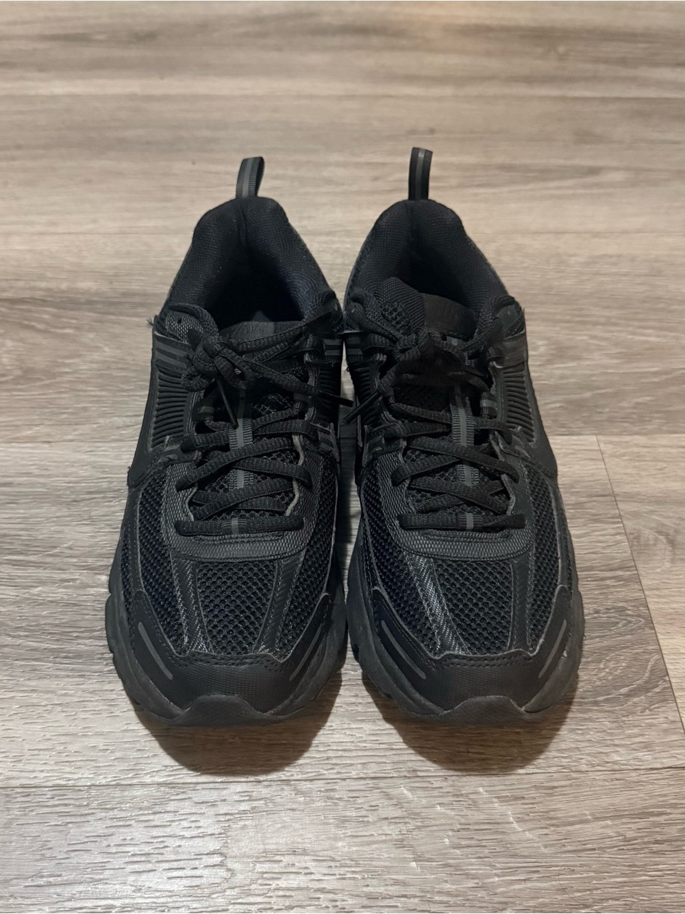 Nike Zoom Vomero All-Black Athletic Sneakers